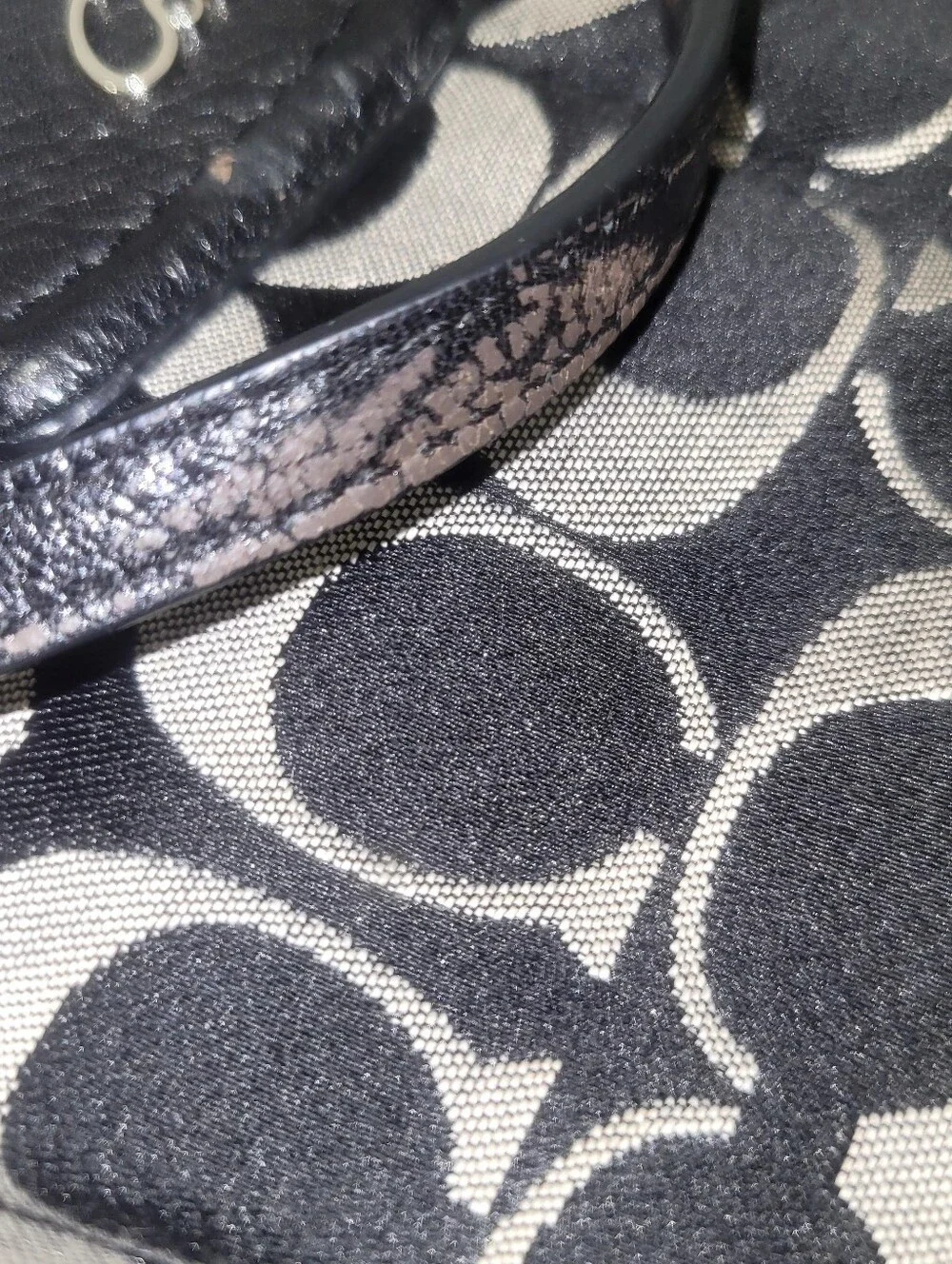 Coach Signature Canvas Leather Large Wristlet Black & Gray Purse